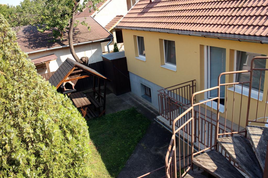 Dom Studia Petra Hotel Štúrovo Buitenkant foto