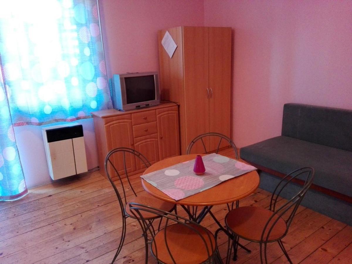 Dom Studia Petra Hotel Štúrovo Buitenkant foto